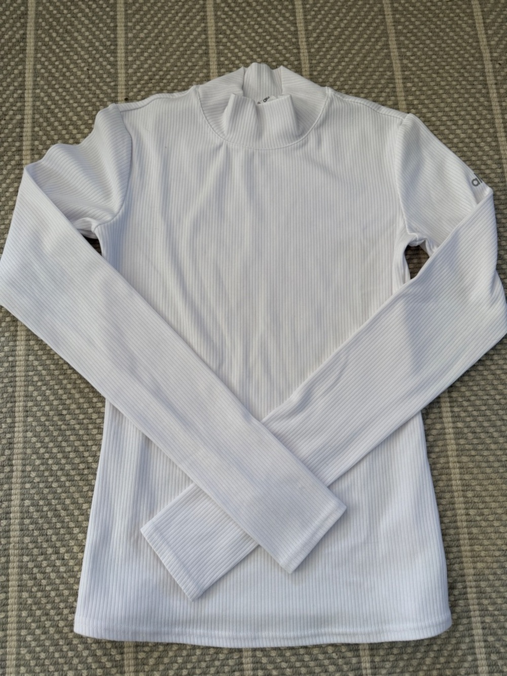 ALO Yoga Women's Long Sleeve Ribbed Mock Neck Top - White